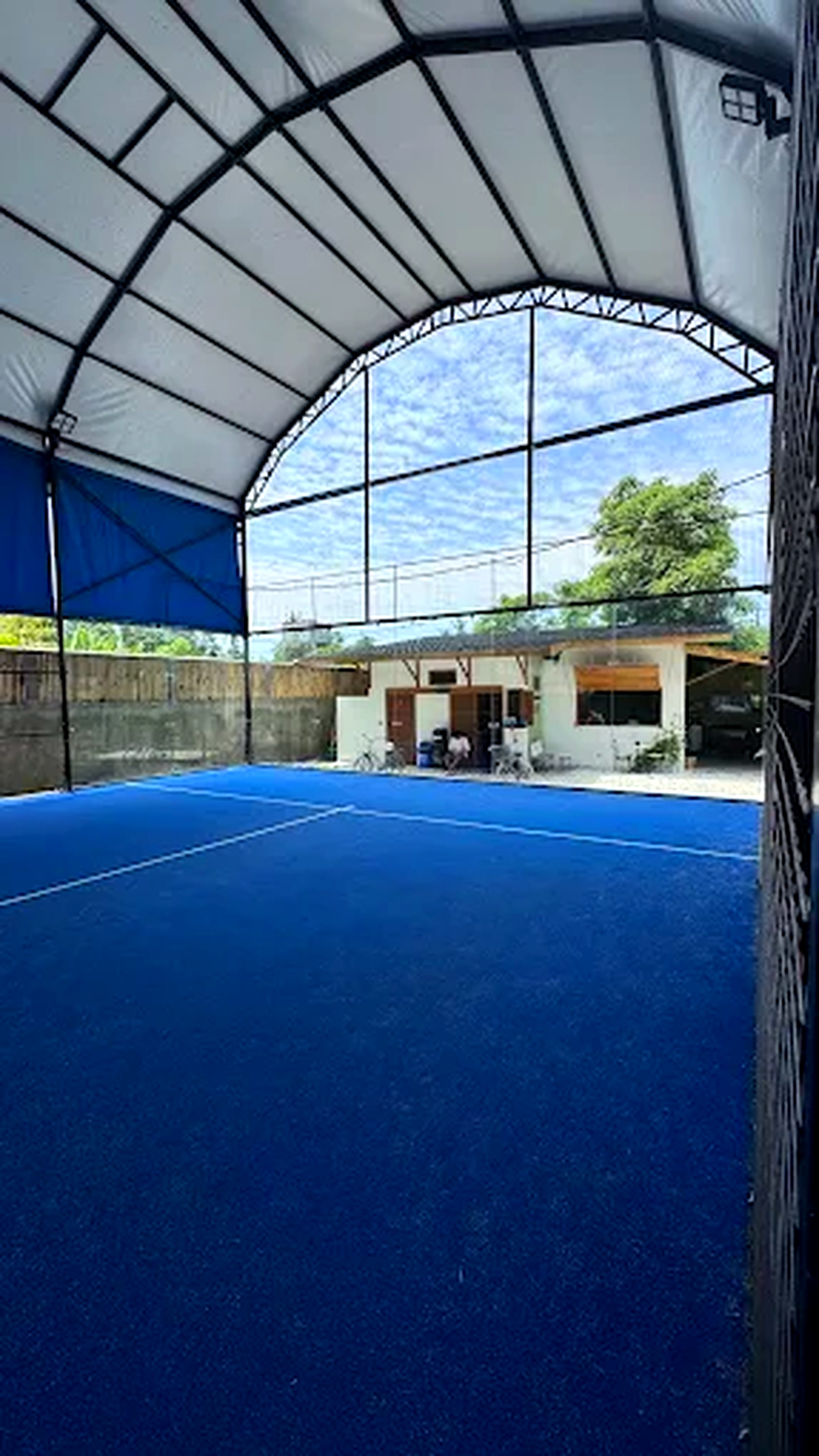Padel Gili Air covered court