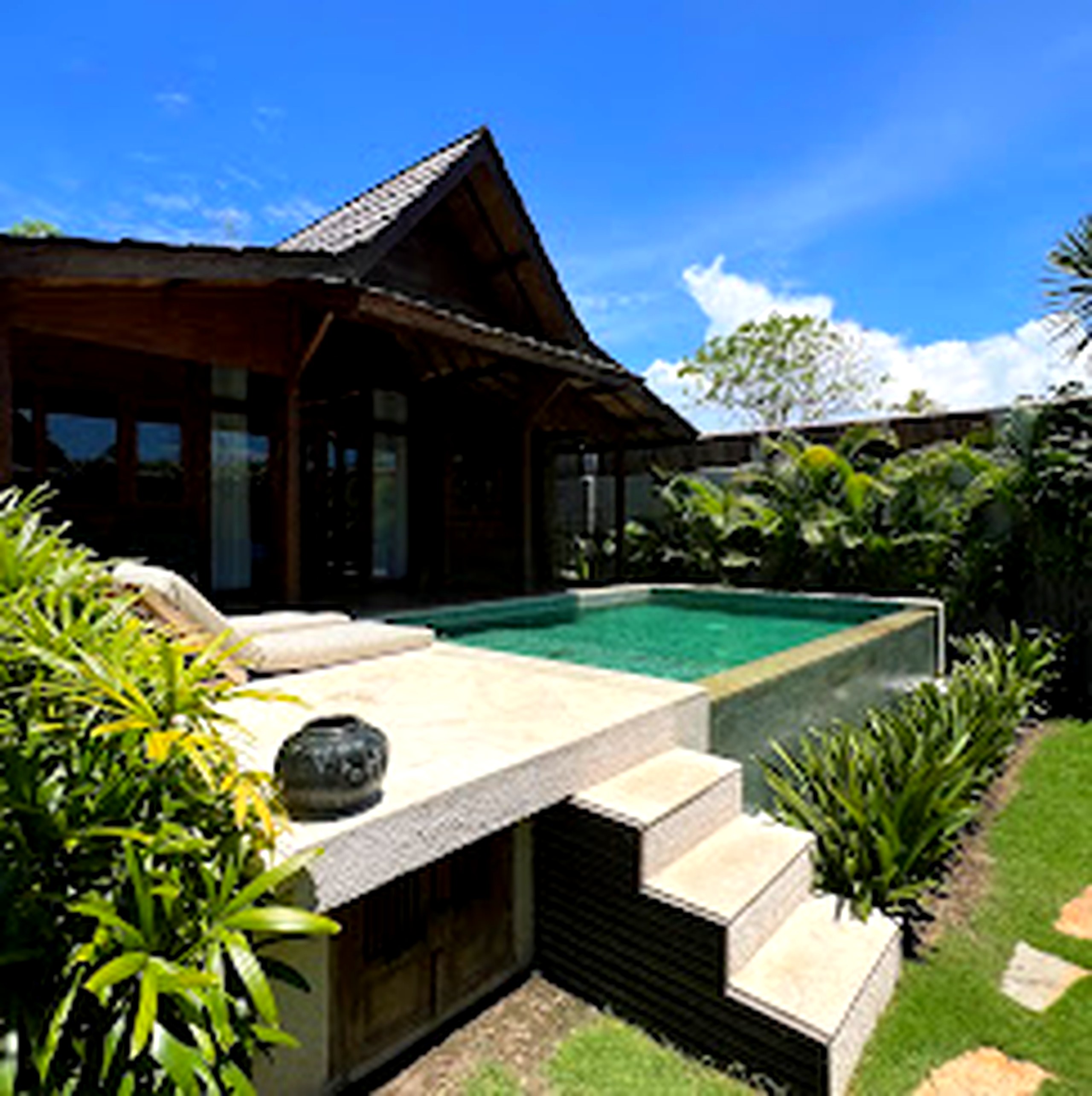 Kalyana Villa pool and garden